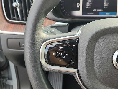 2024 Volvo XC60 Plus Dark Theme