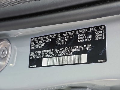2024 Volvo XC60 Plus Dark Theme