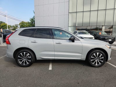 2024 Volvo XC60 Plus Dark Theme