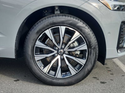 2024 Volvo XC60 Plus Dark Theme