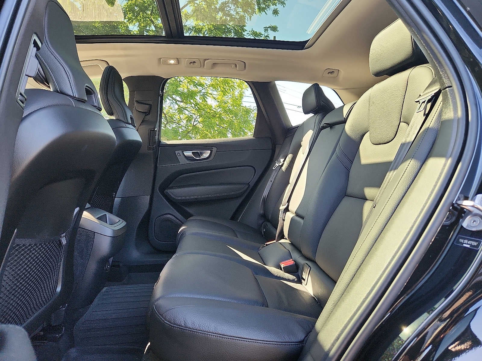 2024 Volvo XC60 Plus Dark Theme