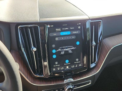 2024 Volvo XC60 Plus Dark Theme