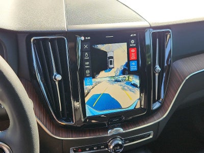 2024 Volvo XC60 Plus Dark Theme
