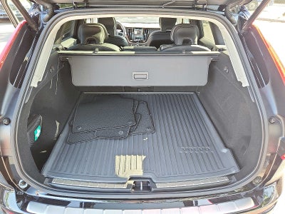 2024 Volvo XC60 Plus Dark Theme