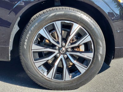 2024 Volvo XC60 Plus Dark Theme