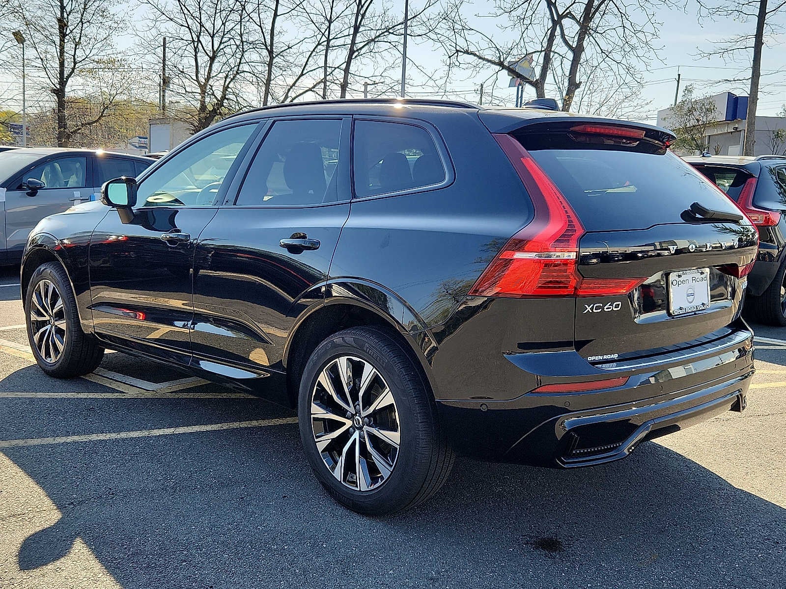 2024 Volvo XC60 Plus Dark Theme