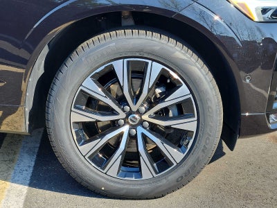 2024 Volvo XC60 Plus Dark Theme