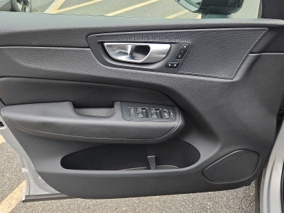 2024 Volvo XC60 Plus Dark Theme
