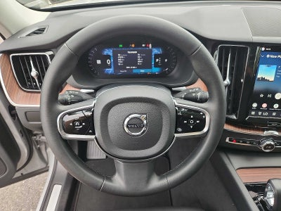 2024 Volvo XC60 Plus Dark Theme