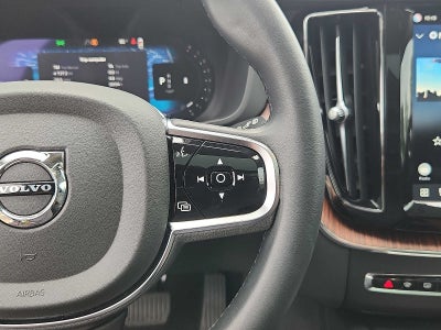 2024 Volvo XC60 Plus Dark Theme