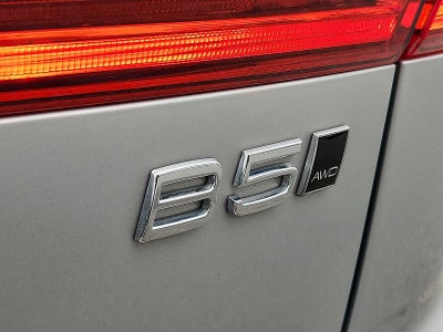 2024 Volvo XC60 Plus Dark Theme