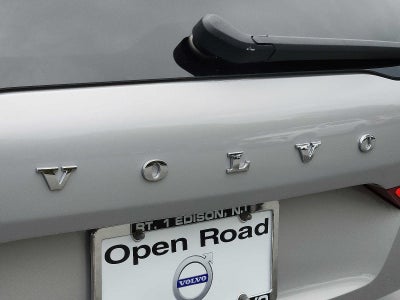 2024 Volvo XC60 Plus Dark Theme