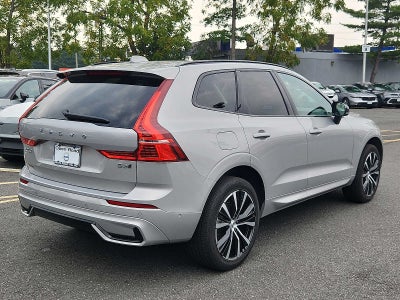 2024 Volvo XC60 Plus Dark Theme