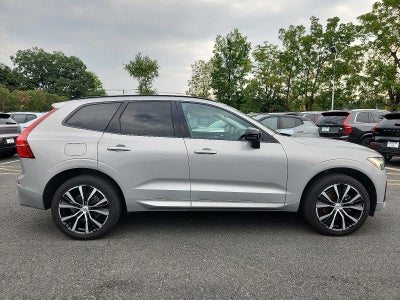 2024 Volvo XC60 Plus Dark Theme