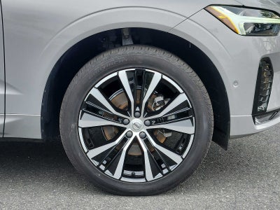 2024 Volvo XC60 Plus Dark Theme