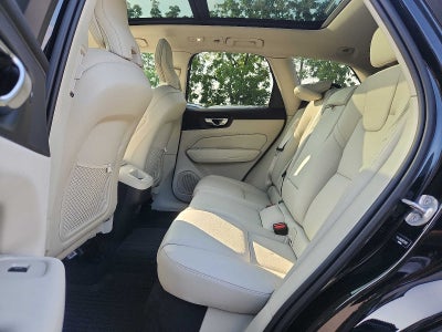 2024 Volvo XC60 Plus Dark Theme