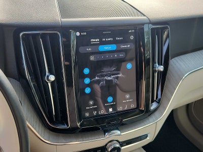 2024 Volvo XC60 Plus Dark Theme