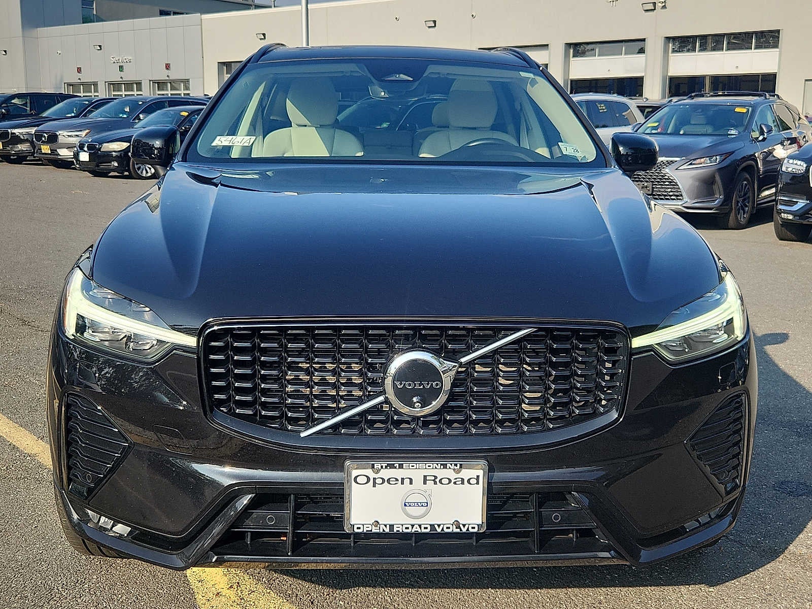 2024 Volvo XC60 Plus Dark Theme