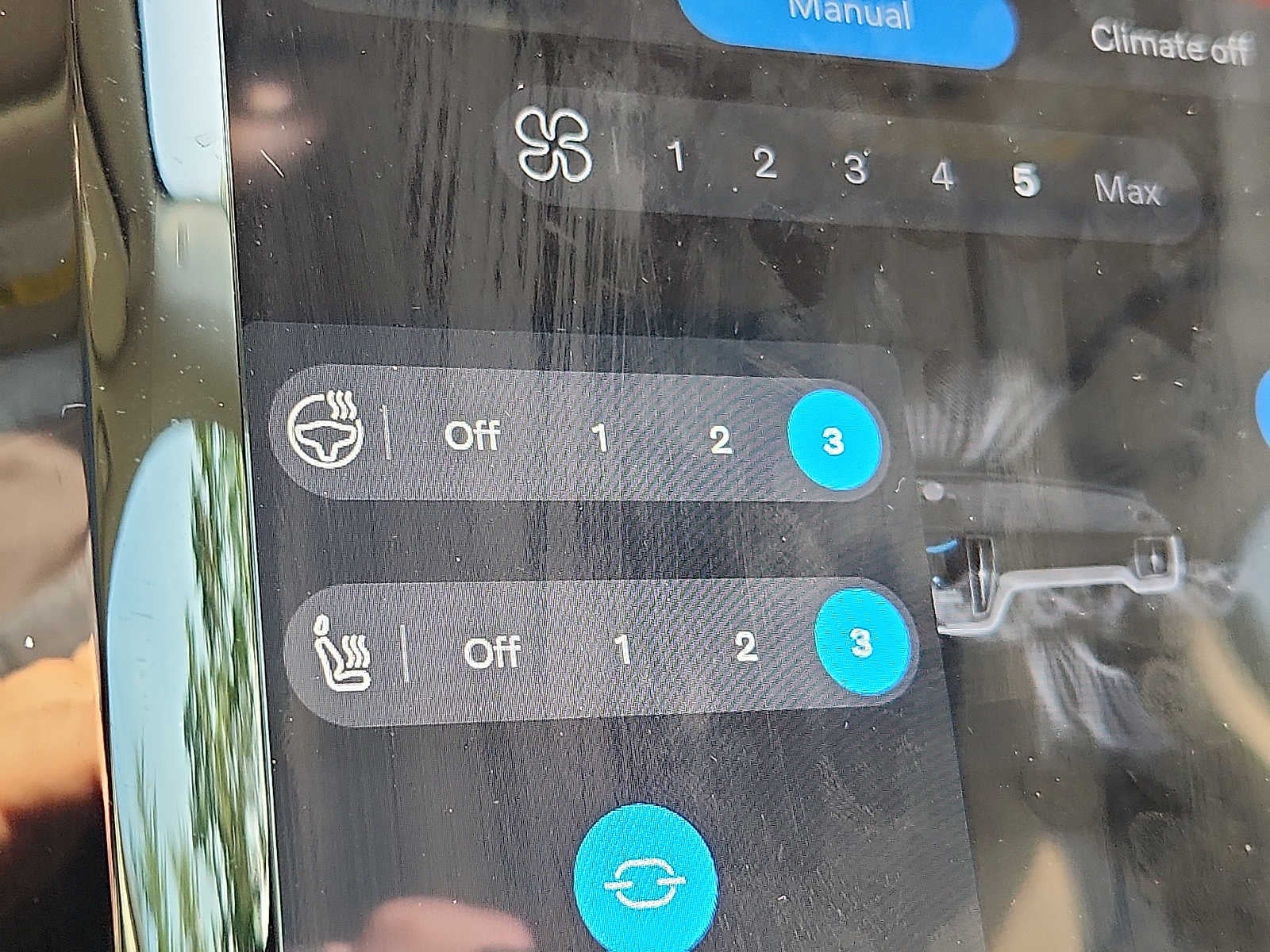2024 Volvo XC60 Plus Dark Theme
