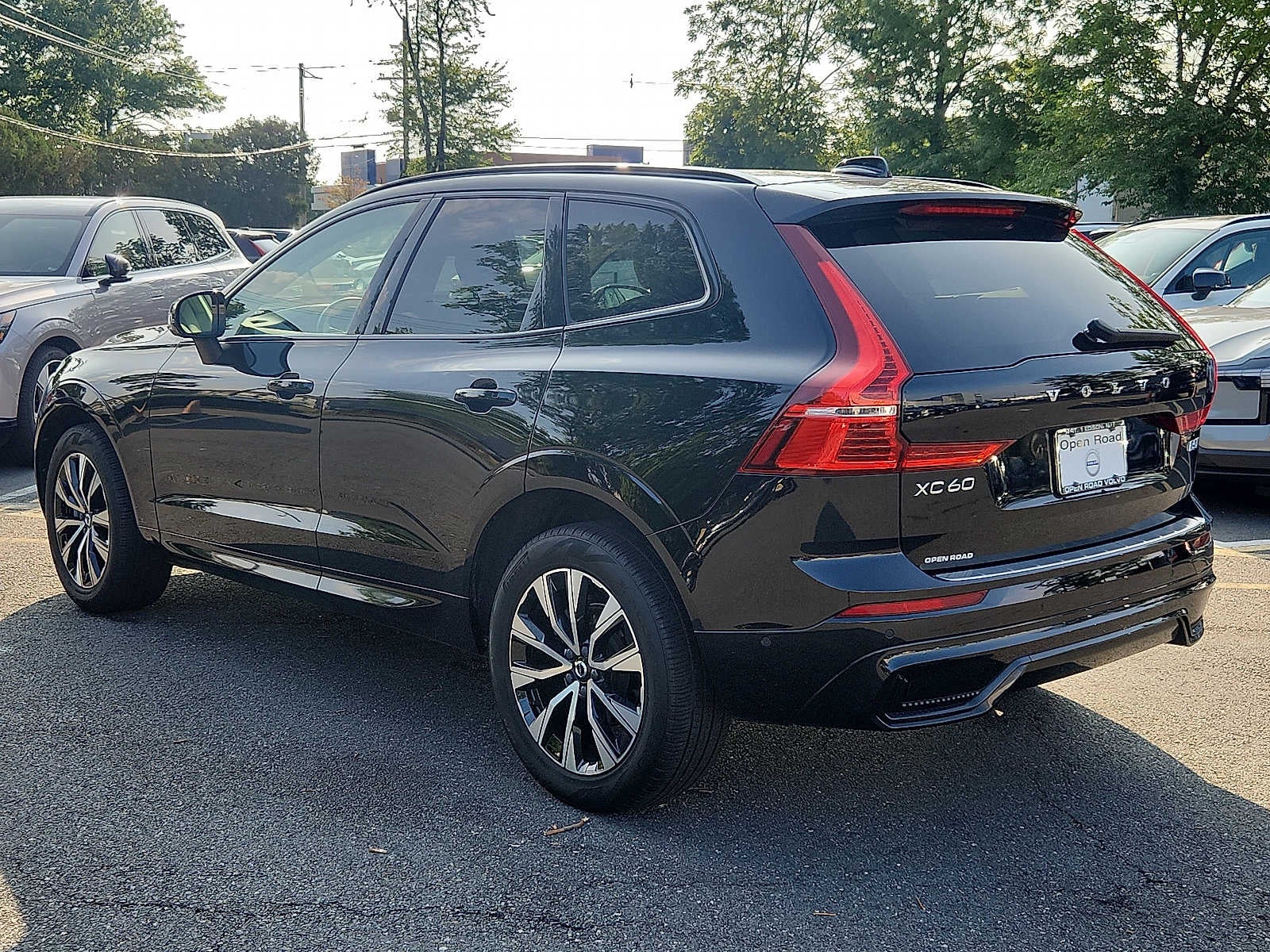 2024 Volvo XC60 Plus Dark Theme