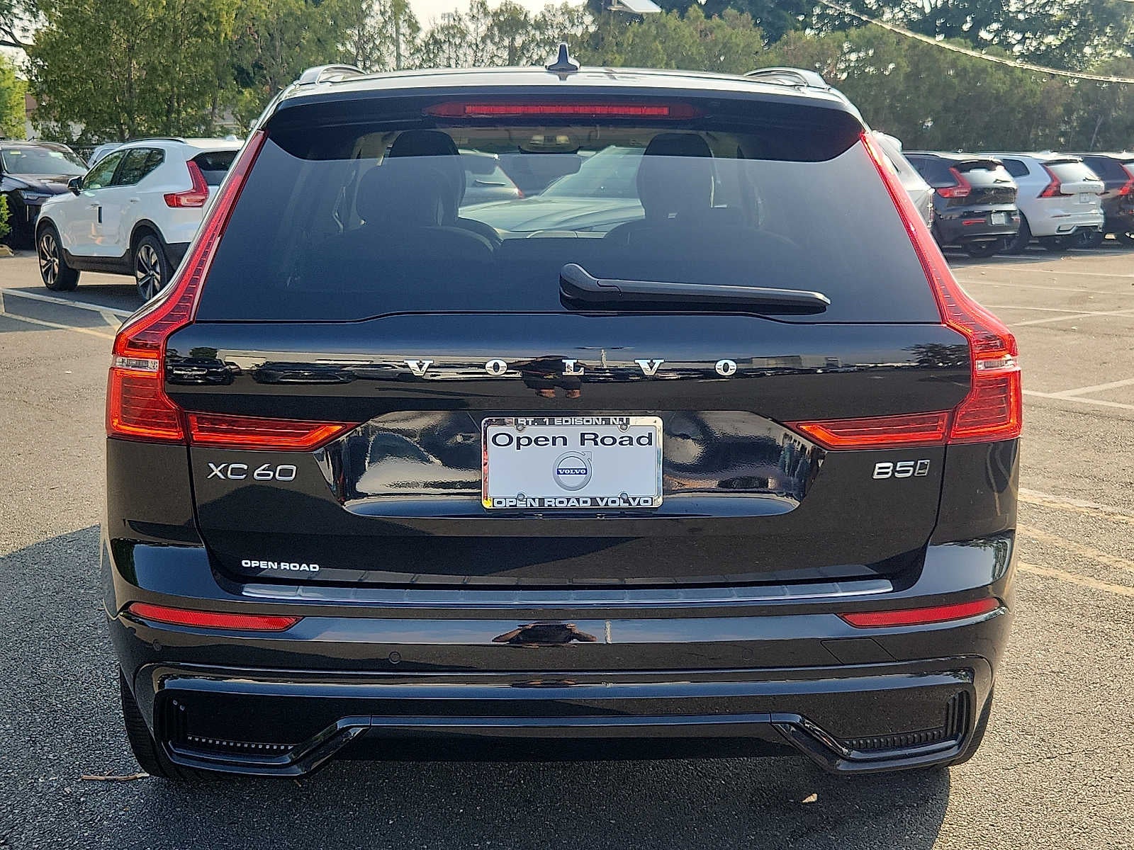 2024 Volvo XC60 Plus Dark Theme