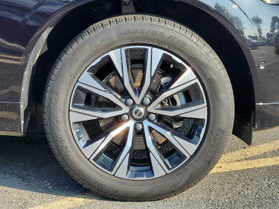 2024 Volvo XC60 Plus Dark Theme