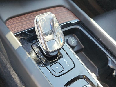 2024 Volvo XC60 Ultimate Dark Theme