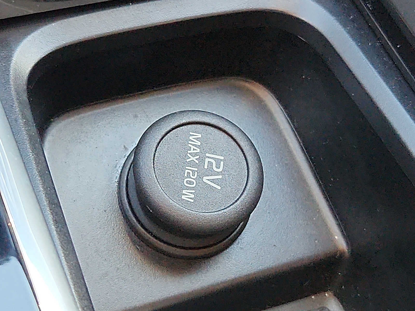 2024 Volvo XC60 Ultimate Dark Theme