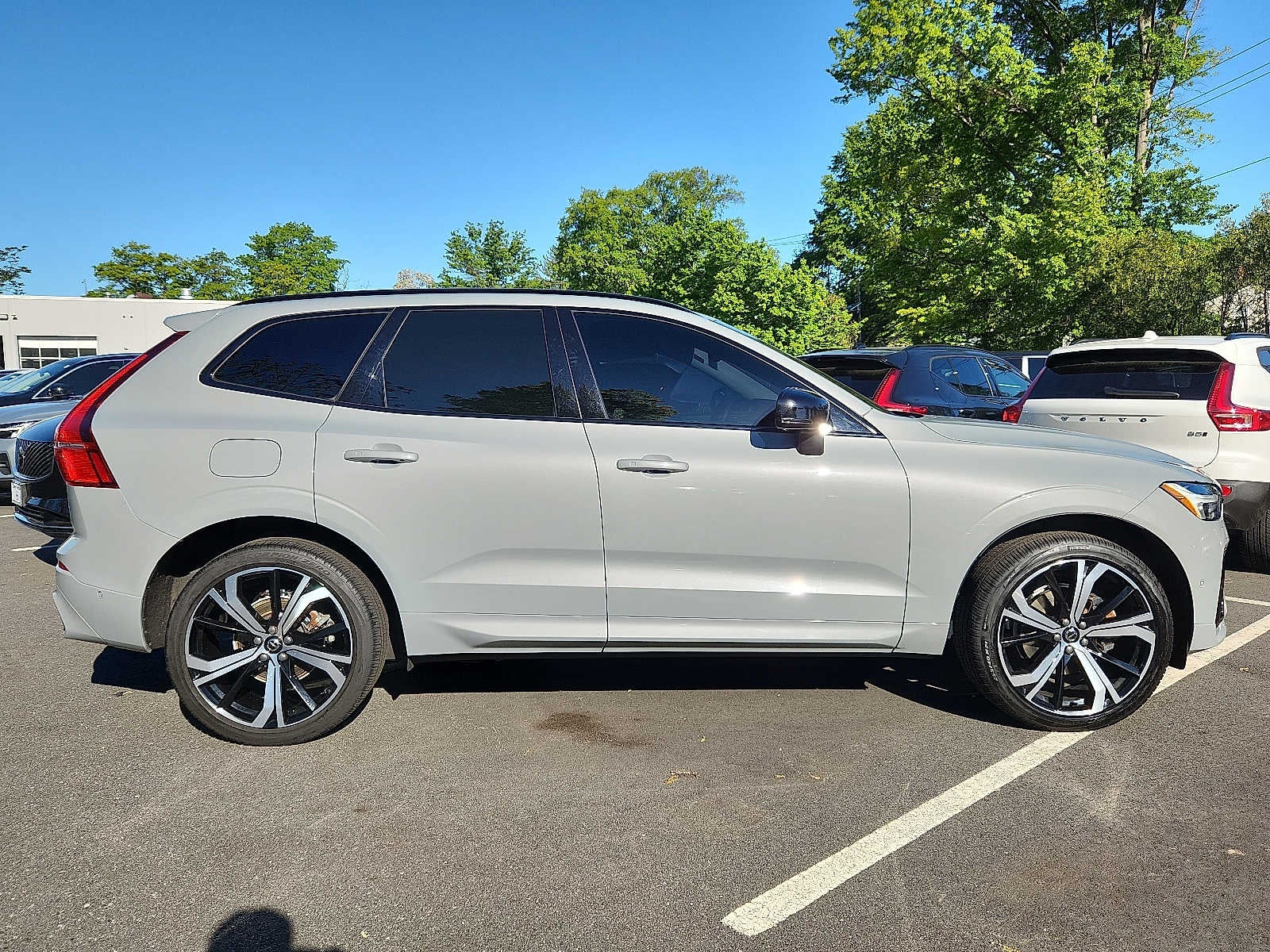 2024 Volvo XC60 Ultimate Dark Theme