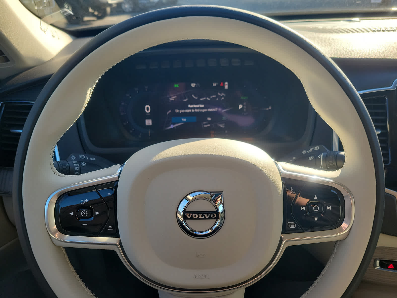 2023 Volvo XC60 Plus Bright Theme