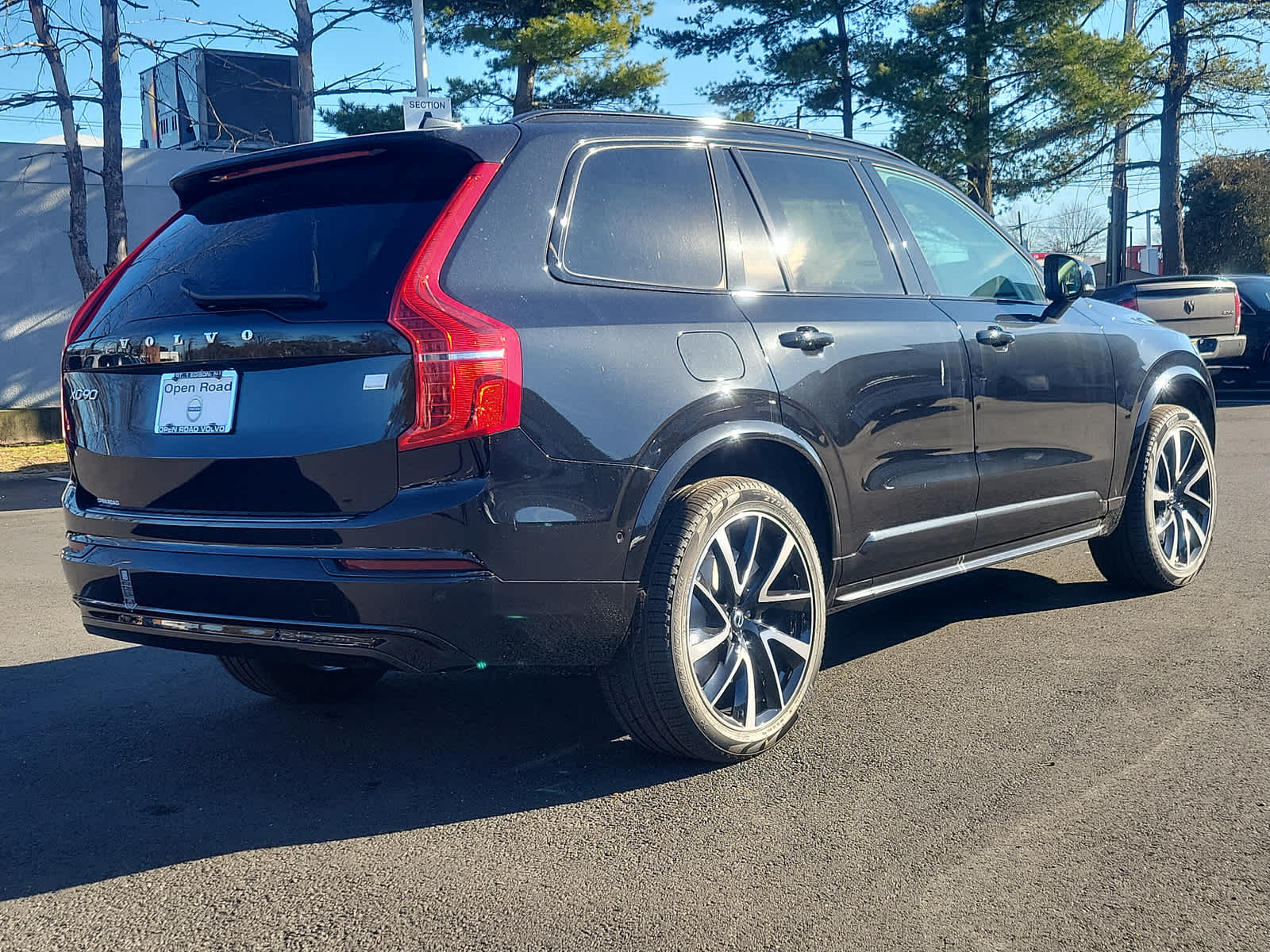 2023 Volvo XC60 Plus Bright Theme