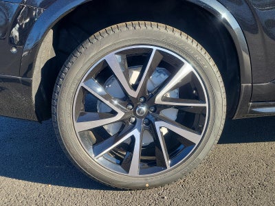 2023 Volvo XC60 Plus Bright Theme