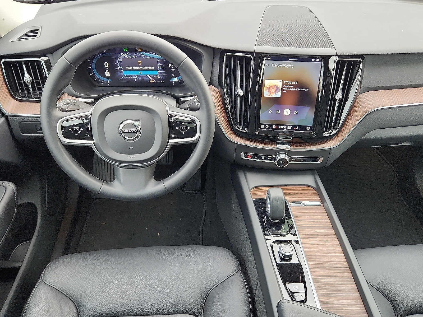 2023 Volvo XC60 Plus Bright Theme