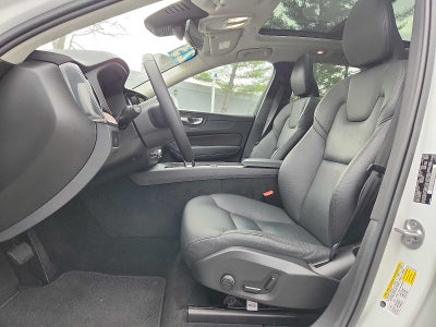 2023 Volvo XC60 Plus Bright Theme