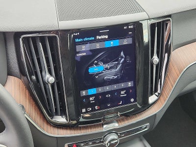 2023 Volvo XC60 Plus Bright Theme