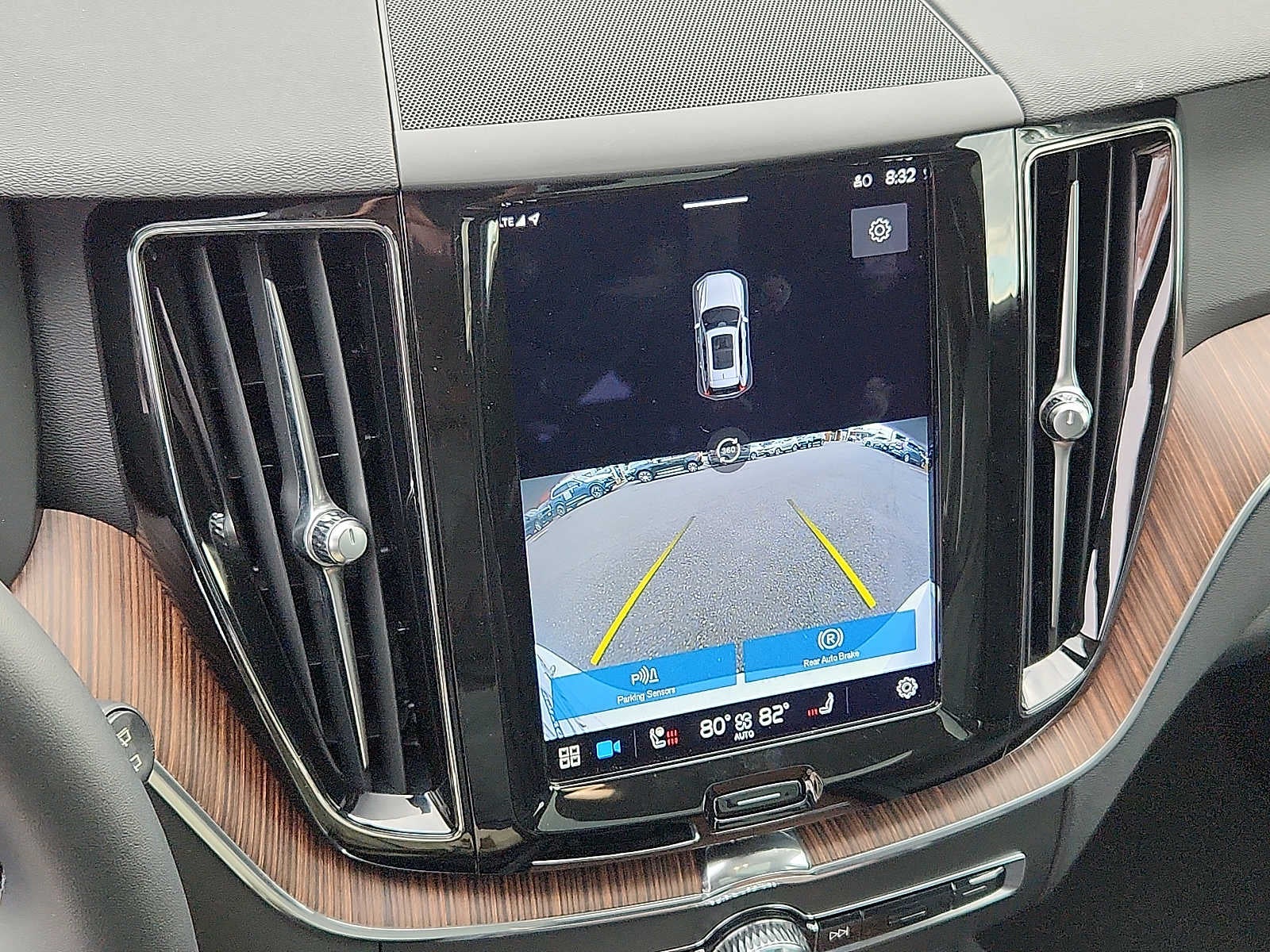 2023 Volvo XC60 Plus Bright Theme