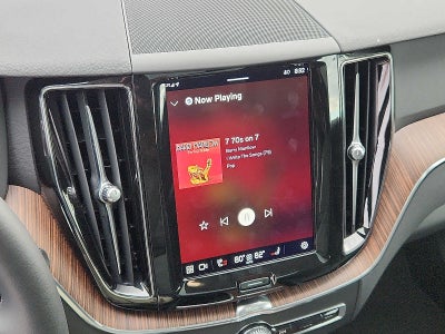 2023 Volvo XC60 Plus Bright Theme