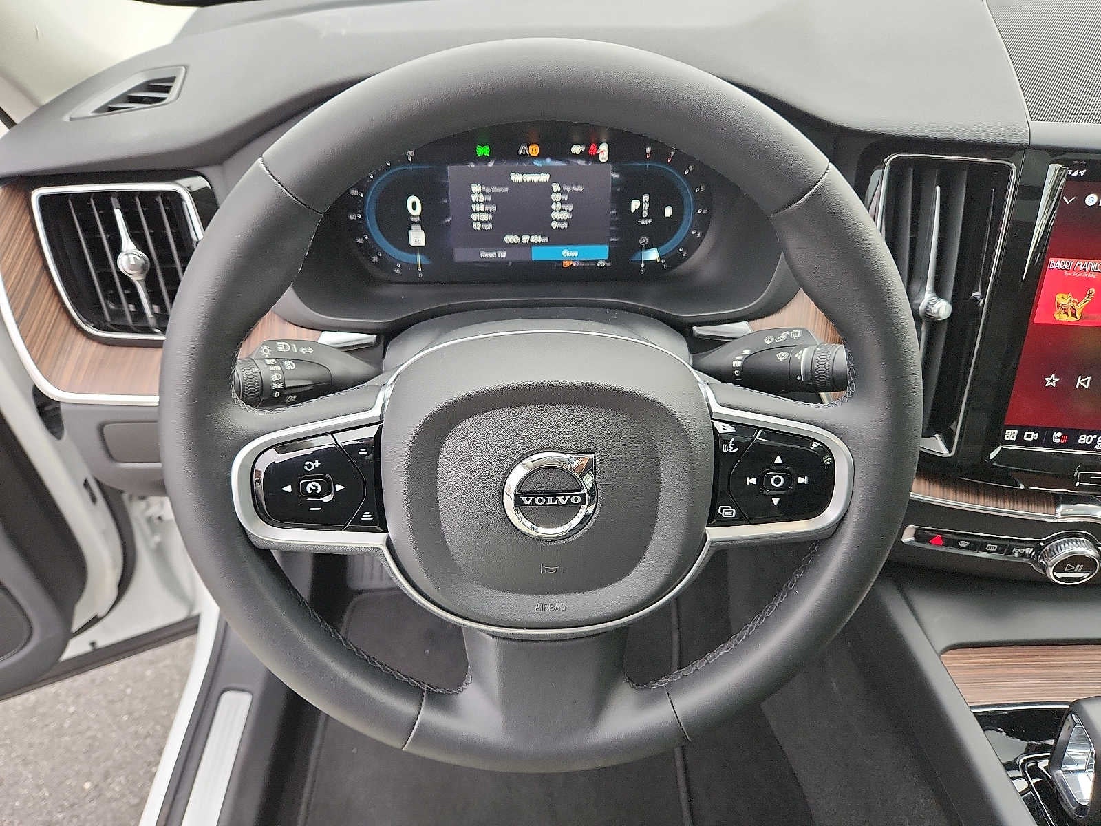 2023 Volvo XC60 Plus Bright Theme