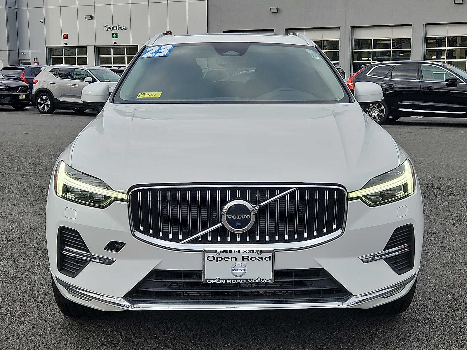 2023 Volvo XC60 Plus Bright Theme