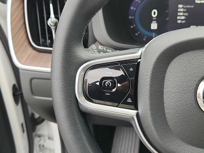 2023 Volvo XC60 Plus Bright Theme