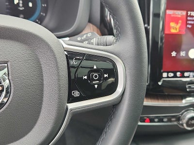 2023 Volvo XC60 Plus Bright Theme