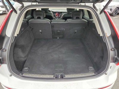 2023 Volvo XC60 Plus Bright Theme