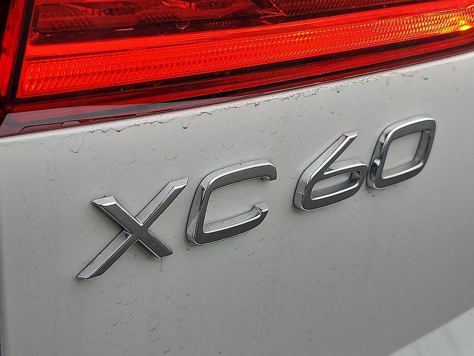 2023 Volvo XC60 Plus Bright Theme