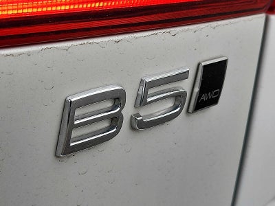 2023 Volvo XC60 Plus Bright Theme