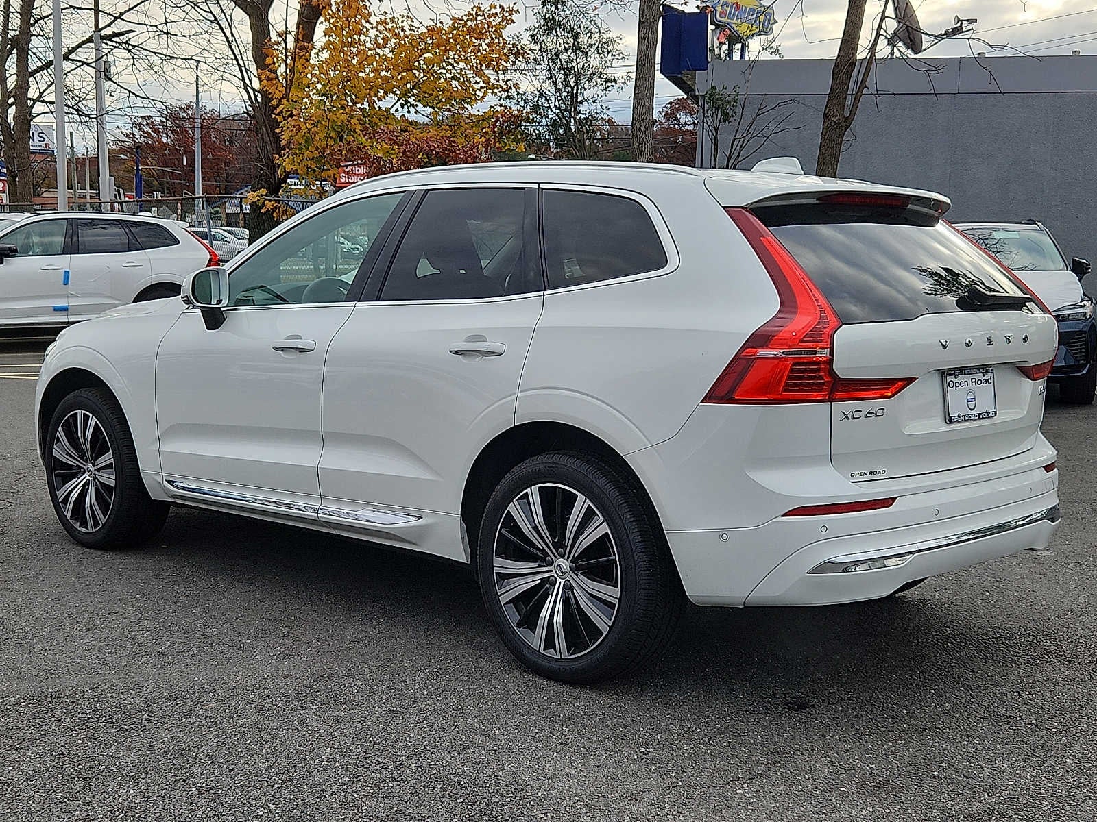 2023 Volvo XC60 Plus Bright Theme