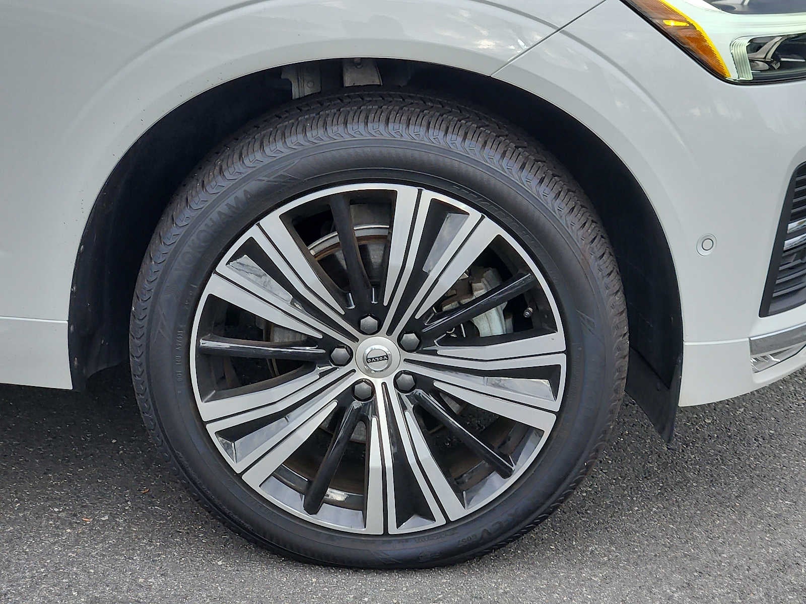 2023 Volvo XC60 Plus Bright Theme