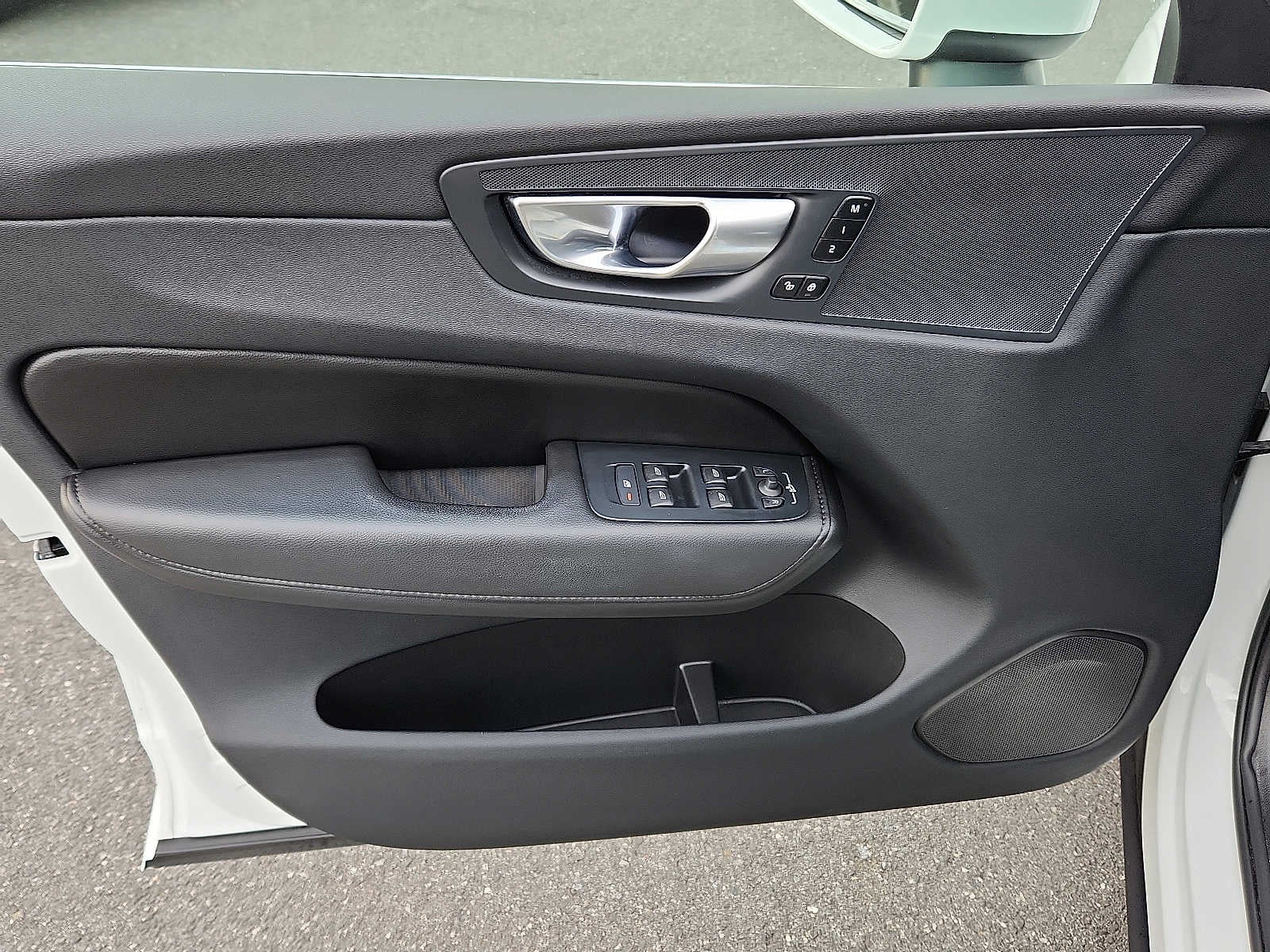 2023 Volvo XC60 Core