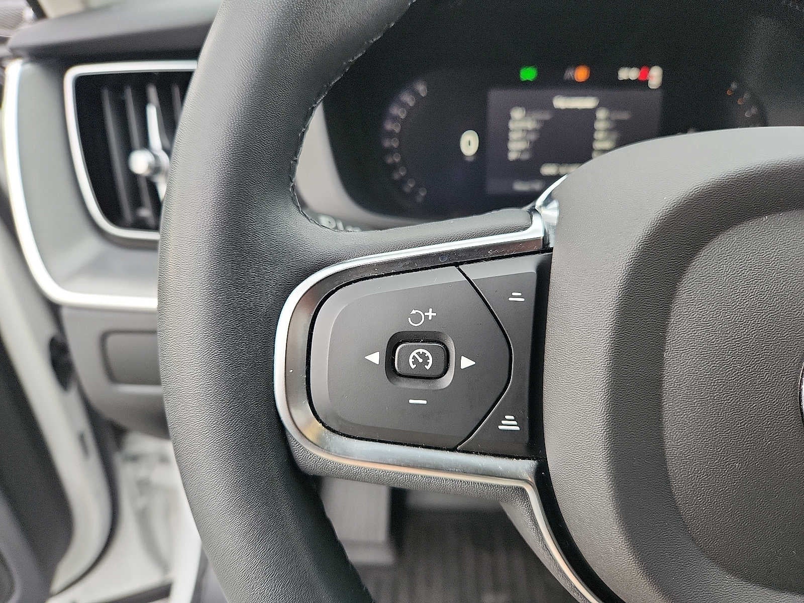 2023 Volvo XC60 Core