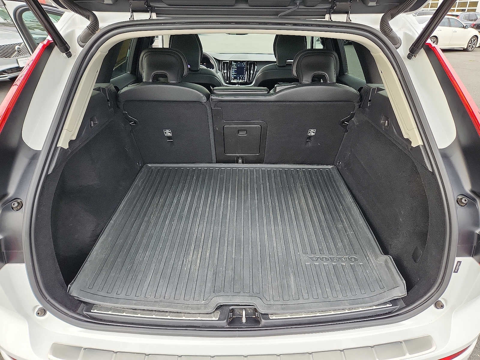 2023 Volvo XC60 Core