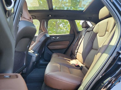 2023 Volvo XC60 Plus Dark Theme